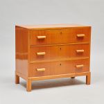 1012 3325 CHEST OF DRAWERS